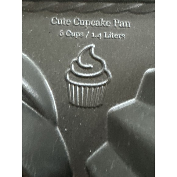 Williams Sonoma NORDIC WARE Cute Cupcake Cake Pan 3D Large Oversized 6 Cups Rare - Picture 9 of 10